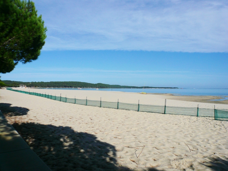 Vente Villa de type 4 avec terrain clos en 1ère ligne du Lac à Maubuisson.